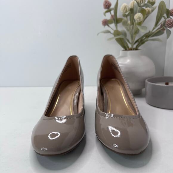 Vionic Carmel Patent Leather Slip On Chunky Heel Taupe Women's 9 M NWOB - Picture 2 of 11